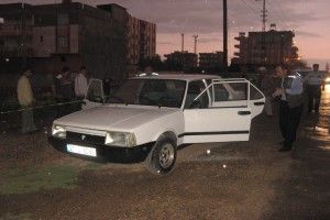 Fıstık Tüccarı Arabasında Tabancayla İntihar Etti ( YENİ )