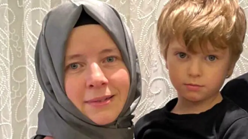 5 Aylık Hamile. Düşük Riski Var. 4 Yaşındaki Çocuğuyla Hapse Girdi !