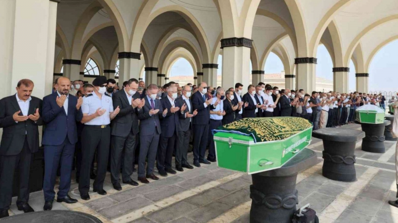 Topçuoğlu ve Özil ailesinin acı günü
