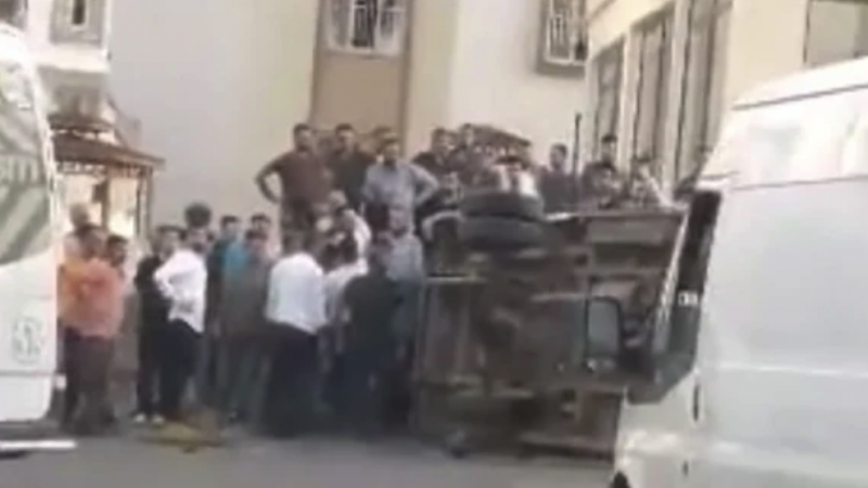 Gaziantep’te Yine İşçi Servisi Kazası!  İşçi servisi ile Dolmuş çarpıştı. Yaralılar var.