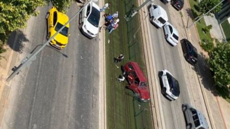 Gaziantep’te bir araç tramvay yoluna çıktı…