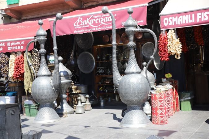 Ev fiyatına devasa bakır ibrik şaşırtıyor!