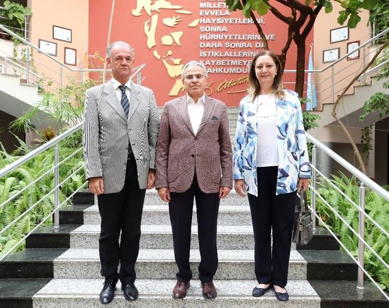 KKTC Başkonsolosu Demirel’den Rektör Özaydın’a ziyaret