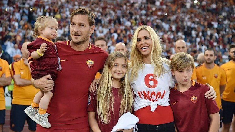 İtalyan efsane Francesco Totti, eski eşi Ilary Blasi tarafından aldatılışını anlattı!