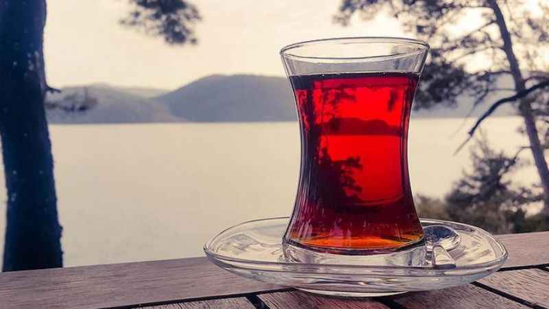 Çay tüketiminde BÜYÜK TEHLİKE: İngiliz uzman açıkladı, çay tüketimi vücudumuzdaki her şeyi emiyor!