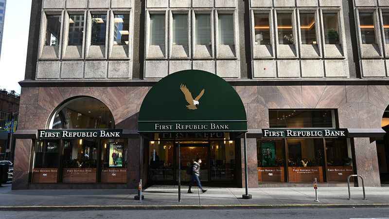İflasın eşiğine geldi! First Republic Bank hisse senetleri yüzde 97 değer kaybetti, piyasa değeri 650 milyon dolara kadar düştü!