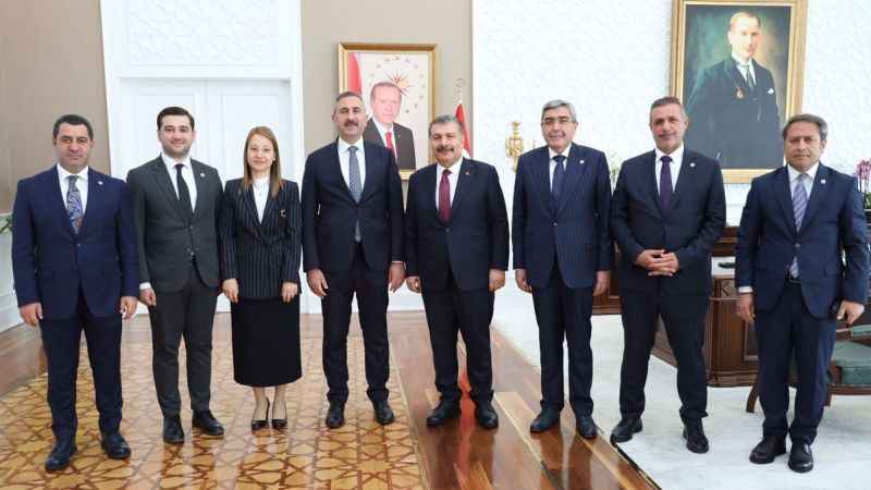 Gaziantep Vekilleri, Bakan Koca ile Sağlık Yatırımlarını Ele Aldı
