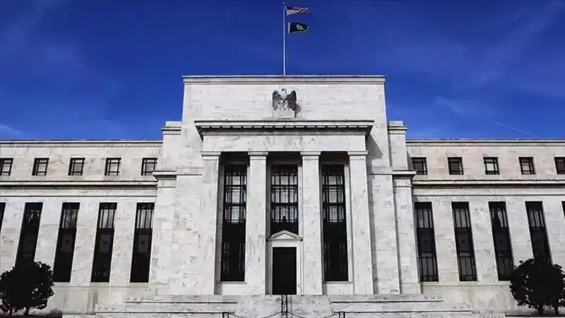 Son Dakika Bombası: FED, Beklenen Faiz Kararını Açıkladı – Finans Piyasaları Nefesini Tuttu!