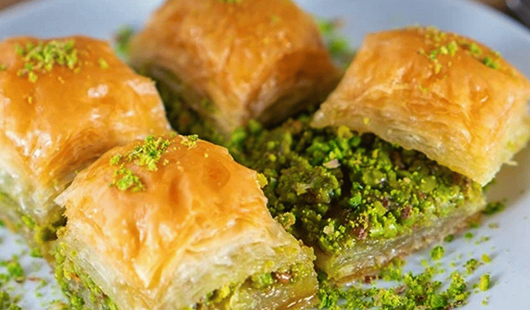 Bu tarifi kaçırmayın! Hem Lezzetli Hemde Ekonomik Masterchef Antep Baklavası Tarifi