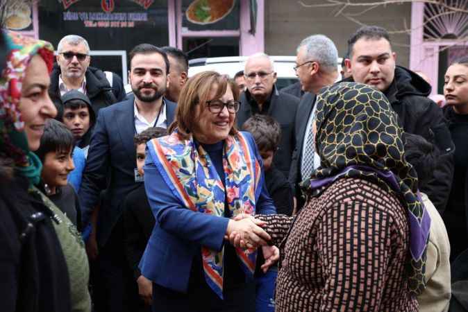 Gaziantep Belediye Başkanı Fatma Şahin, Mahalle İrtibat Ofisini Ziyaret Etti