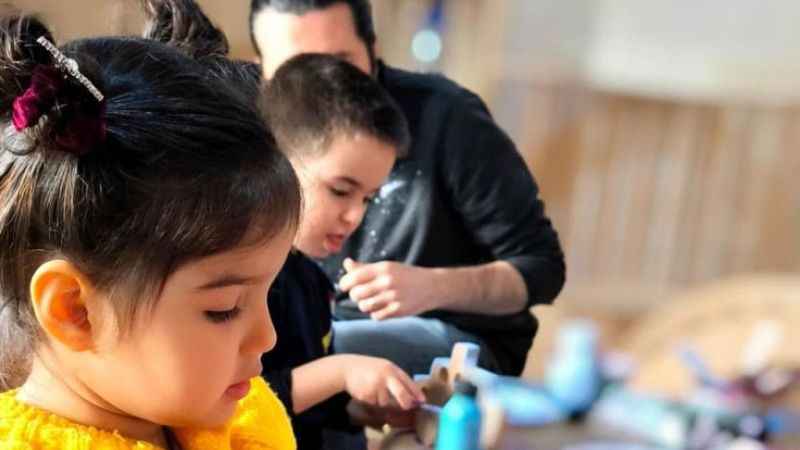 Gaziantep’te çocukların yaratıcılığını geliştiren Ahşap Oyuncak Boyama Atölyesi büyük ilgi görüyor
