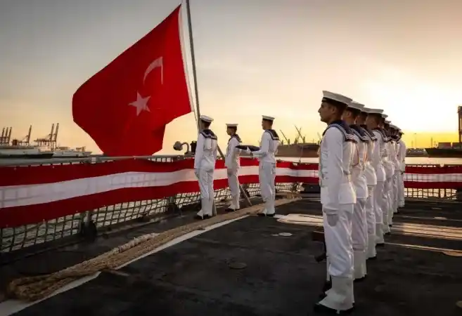 Türk Donanması’na ait gemi, Türkiye-Japonya ilişkilerinin yıldönümünü kutlamak için diplomatik bir ziyaret gerçekleştirdi.