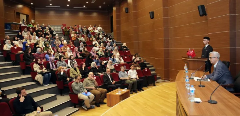 Gaziantep Üniversitesi’nde Hz. Peygamber’in Örnekliği Konulu Konferans Düzenlendi