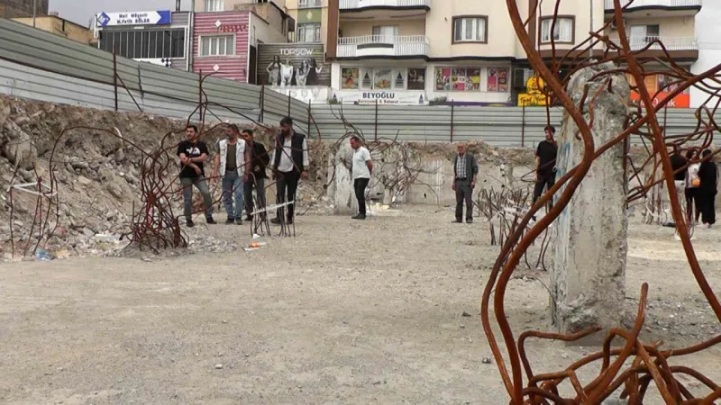 Gaziantep’te 51 kişiye mezar olan apartmanın davasında verilen karar, yakınlarının acısını ikiye katladı