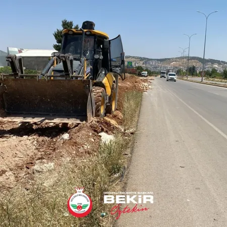 Oğuzeli Belediyesi Yolu Düzenleme Çalışmalarını Sürdürüyor