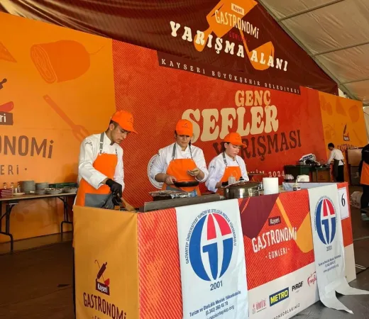 GAÜN Turizm ve Otelcilik MYO aşçılık programında derece aldı