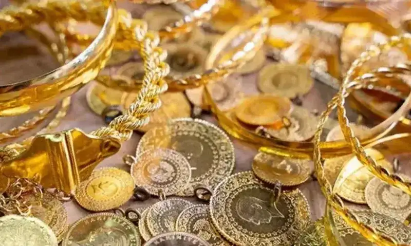 Altın Piyasasında Belirsizlik Hâkim: Yatırımcılar Yeni Zirveleri Bekliyor