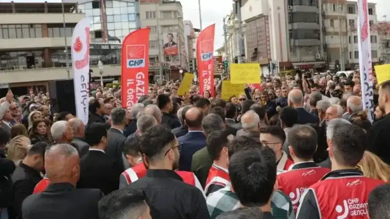 Gaziantep CHP’den İmamoğlu’na Destek Mitingi: “Hak, Hukuk, Adalet” Sesleri Yükseliyor