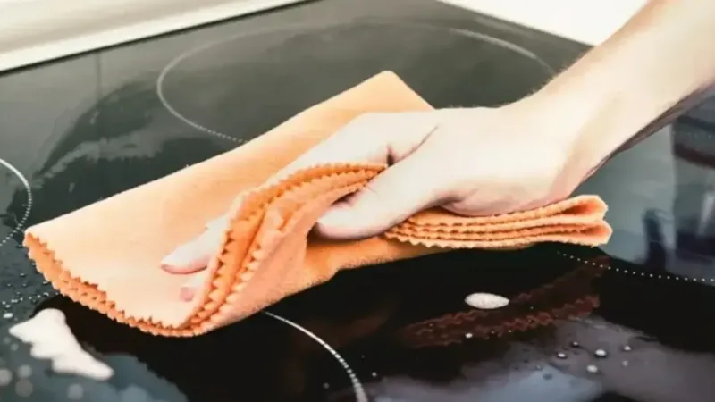 Cam Ocakları Pırıl Pırıl Yapmanın Sırrı: Çiziksiz Temizlik Yöntemleri
