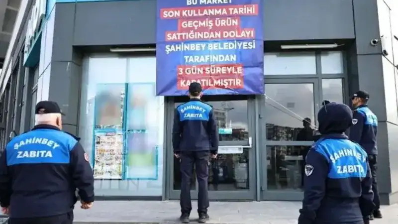 Tahmazoğlu Halkın Sağlığına Önem Veriyor: Zincir Market ve Ünlü Simitçiyi Kapattı