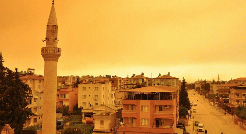 Bayram Temizliği Yapacaklar Dikkat: Çöl Tozu Etkisi Altında Hava Durumu Uyarısı!