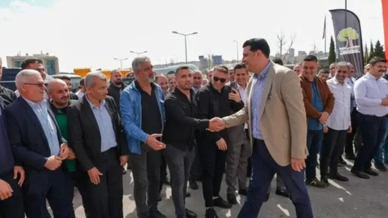 Şehitkamil Belediye Başkanı Umut Yılmaz, Şoförlerin Hayalini Gerçekleştirdi: Kadroya Alındılar